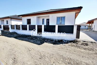 Casa 4 cam.2 băi,1 pivniță 1 dressing,500mp.teren,gard,pavaj - 1