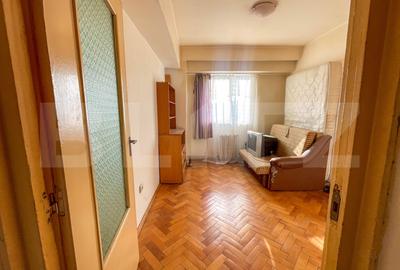 Apartament de 3 camere decomandat, 75 mp, 2 băi, 2 balcoane, etaj intermediar. - 1