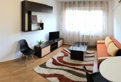Apartament cu 3 camere semidecomandat, mobilat în Cetății