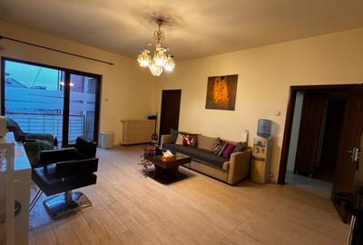 Apartament mare, luminos, 50 metri de metrou. - 7