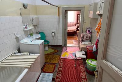 CASA INDIVIDUALA SOLIDA + ANEXE , STR EMINESCU, LA 5 MINUTE DE PIATA MICA - 12