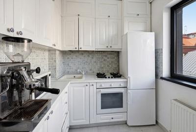 Apartament cu 3 camere decomandat, mobilat în Bucureștii Noi