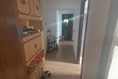 Apartament cu 2 camere decomandate, 56mp, etaj intermediar in zona Sigma - 9
