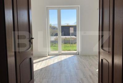Casă individuală de vânzare în Sânpetru – 3 dormitoare, curte 500mp - 5