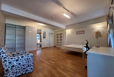 VILA DEOSEBITA / SPATII GENEROASE / CURTE PROPRIE - 26