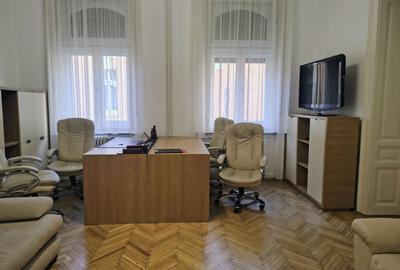 Apartament cu 2 camere semidecomandat, mobilat în Ultracentral