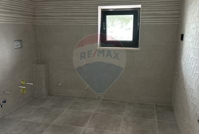 Casă / Vilă cu 5 camere de vânzare - 9