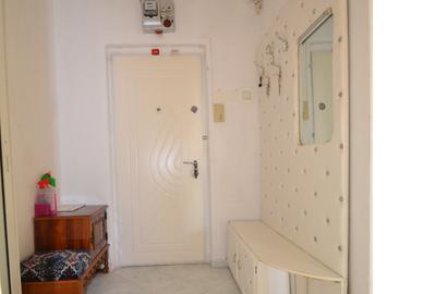 Ap. 2 camere, decomandat, zona Circumvalatiunii-Kaufland, 250 eu - 8