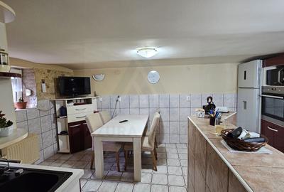 Casa 5 camere 3 bai garaj inchis si teren 700 mp utili in Lazaret - 7