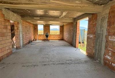Teren cu bloc rezidential de vanzare,  P+1+M, 6 apartamente, investitie sigura, - 9