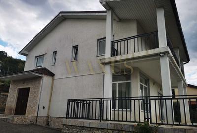 Casă individuală cu 6 camere în Grigorescu