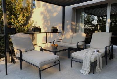 Proprietate pe stradă privatǎ, complet mobilată, curte matură, terasă - 3