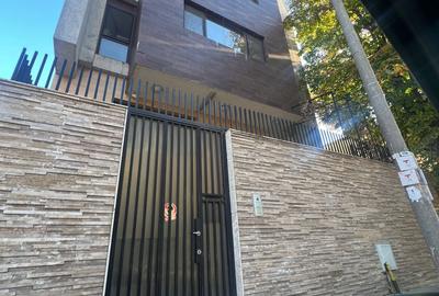 Apartament cu 3 camere decomandat, mobilat în Moșilor