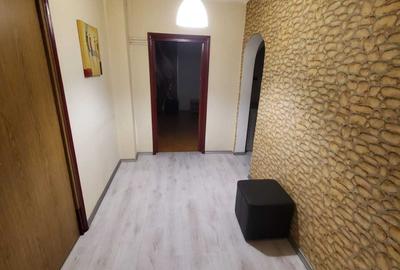 Vanzare apartament 4 camere Nerva Traian