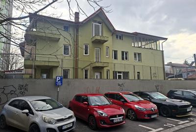 Vilă cu 10 camere, destinație rezidențială / birouri / centru - comision 0%! - 1