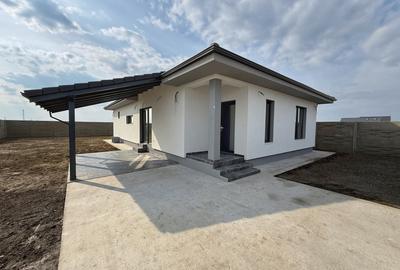 Casă individuală cu 4 camere în Sânmihaiu Român