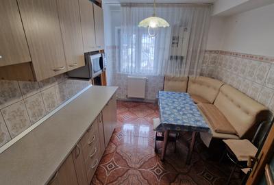Apartament cu 3 camere decomandat, mobilat în Noua