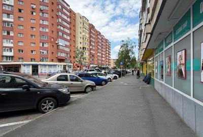 Spatiu comercial pe Str. Zorilor,locatie cu vad,vitrina mare,locuri de parcare - 10