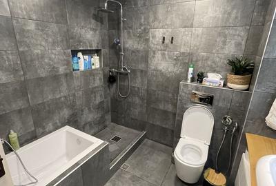 Casa S+P+E+M | 605 mp utili | 10 camere | 3 bucatarii | 4 bai | 3 terase | Garaj - 17