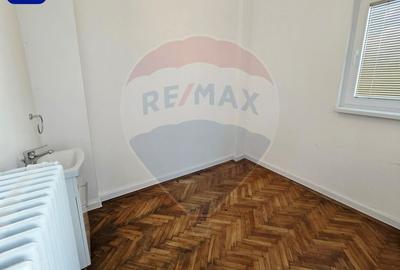 Apartament 4 camere de închiriat – Bd. Unirii / Str. Vulturilor 25 - 27