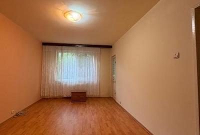 Apartament vânzare  zona de trafic  important , hipermarketuri, școala. - 1