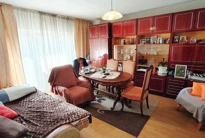 Apartament cu 4 camere decomandat în Dâmbul Rotund