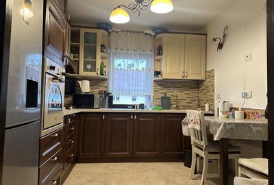 Apartament 2 camere bloc tip vila, Racadau-zona Parcul Trandafirilor - 1