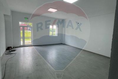 Spațiu comercial situat Central - 1