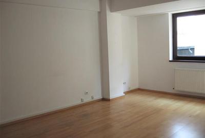 4 CAMERE, FOARTE SPATIOS, PENTRU LOCUIT SAU FIRMA - 3