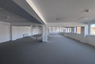 Birou, de 126.00 mp, în Iris