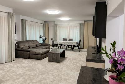 Apartament cu 4 camere decomandat în Primăverii