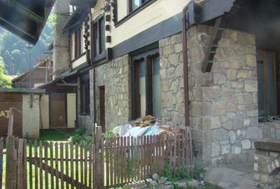 Proprietar vand  teren de 3313 mp Sinaia central si apartament in vila! - 2