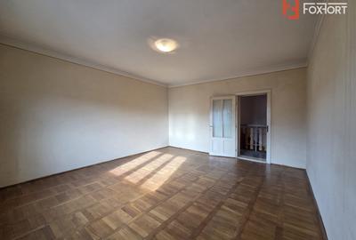 Casa de vanzare Parter + 2 Etaje |7camere | 350 mp utili | Zona UTA - 4