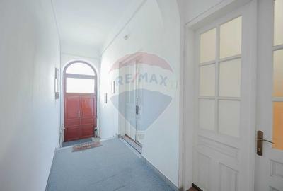 Spațiu Comercial + Birouri de Închiriat – 235 mp – Ultracentral - 14