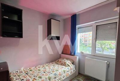 Apartament cu 3 camere decomandat în Bartolomeu