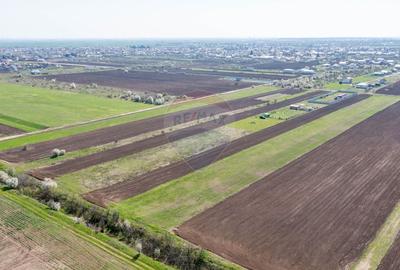 Vanzare teren intravilan 500 mp Sabareni /  Strada Orhideelor - 12