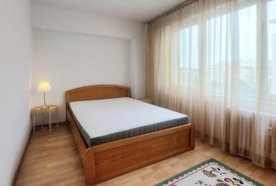 Apartament cu 2 camere decomandat în Universitate