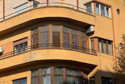 Apartament cu 4 camere decomandat, mobilat în Ultracentral