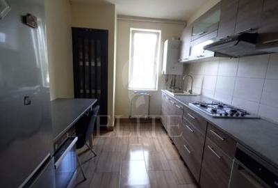 Apartament 3 camere în zona HOTEL Royal - 1