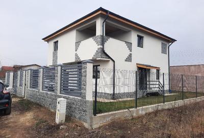 Casă individuală cu 5 camere în Tărtășești