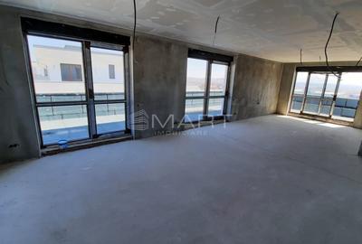 Penthouse cu 4 camere decomandat în Șelimbăr