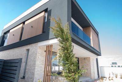 Casă cu 5 camere în Pipera