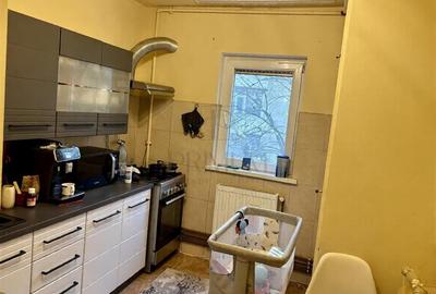 DAMBOVITA - 3 CAM - DECOMANDAT - 2 BAI - 2 BALCOANE - CENTRALA - ETJ.3 - 13