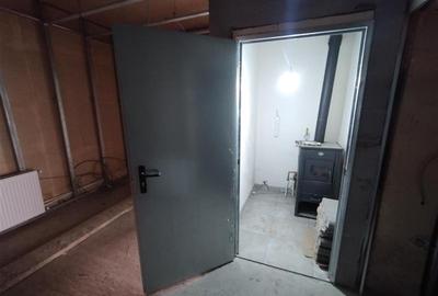 Oravita, Spatiu Com. (Apartament) 89MP, Zona Centrala, Pret Negociabil - 13