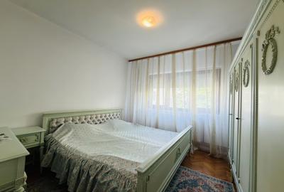 Apartament cu 3 camere decomandat, mobilat în Soarelui
