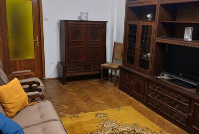 Apartament cu 3 camere decomandat, mobilat în Tomis I