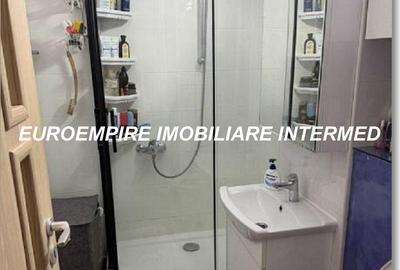 Apartament cu 3 camere decomandat ,Zona km 4-5 - 5