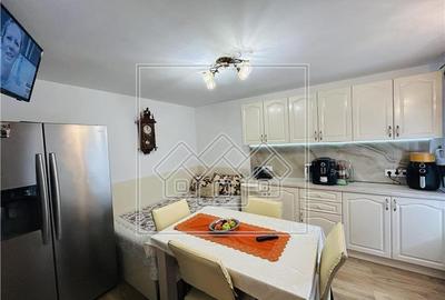 Casa de vanzare in Sibiu - Cisnadioara - 5 camere si 4 bai - - 10