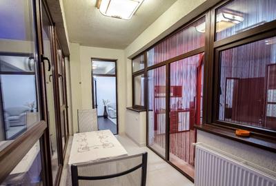 Apartament cu 3 camere decomandat, mobilat în Central