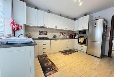 Casa moderna cu 4 camere si terasa in cartierul Tineretului - 2
